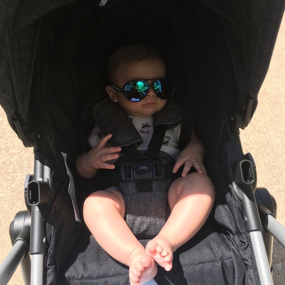 Meet your Posher, Vicky - Picture 2 of 6